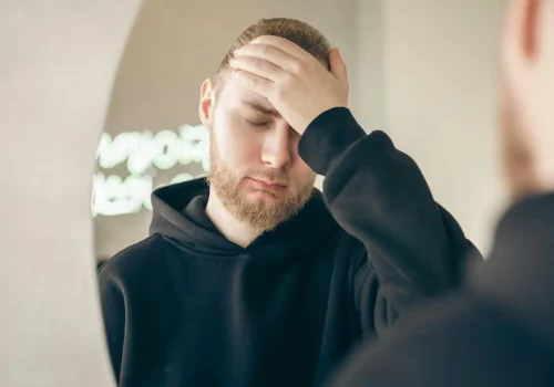 sad-young-man-with-beard-front-mirror-mental-health-concept_169016-27561 sad-young-man-with-beard-front-mirror-mental-health-concept_169016-27561